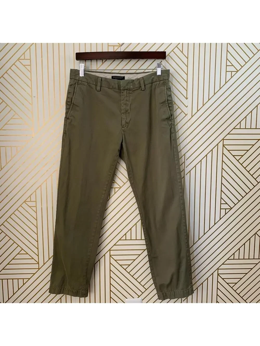 Banana Republic Emerson Chino 32 x 30 100% cotton green khakis preppy classic